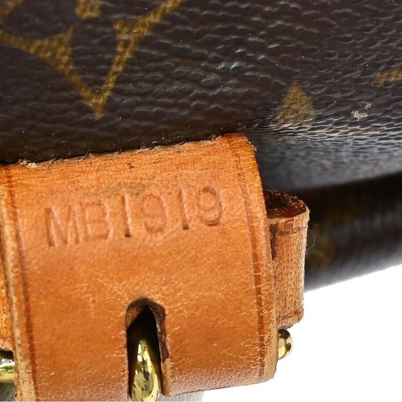 Louis Vuitton Samur 35 large Crossbody Bag bag - Picture 12 of 12